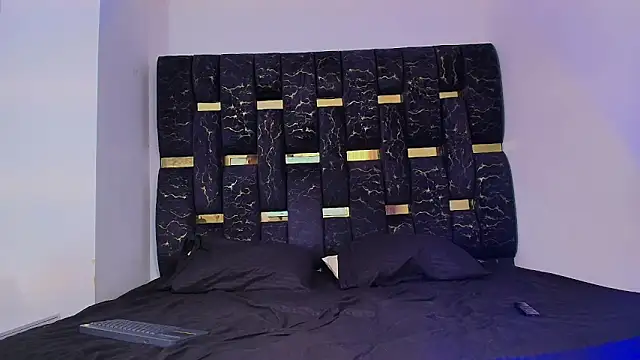 chris blake   online show from November 19, 6:08 pm