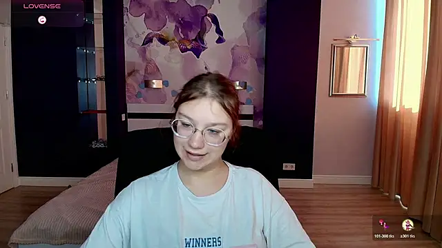 AngelinaLow online show from October 21, 11:33 am