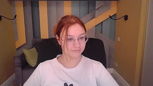 AngelinaLow online show from March 16, 12:31 pm