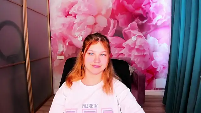 AngelinaLow online show from April 28, 11:26 am
