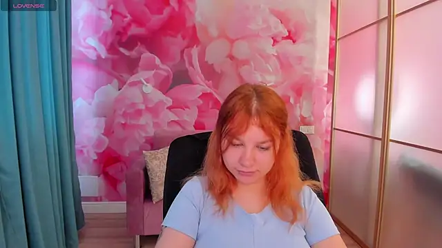 AngelinaLow online show from June 14, 5:31 am