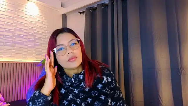 TiffanyWalk online show from October 29, 10:50 am