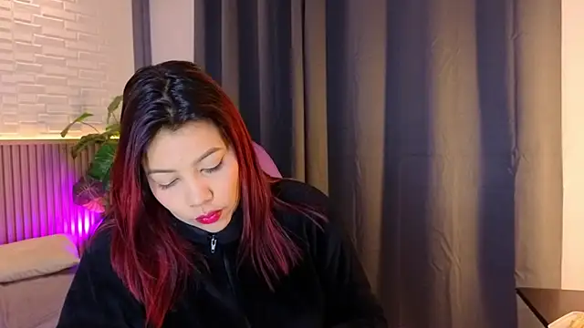 TiffanyWalk online show from December 2, 10:53 am