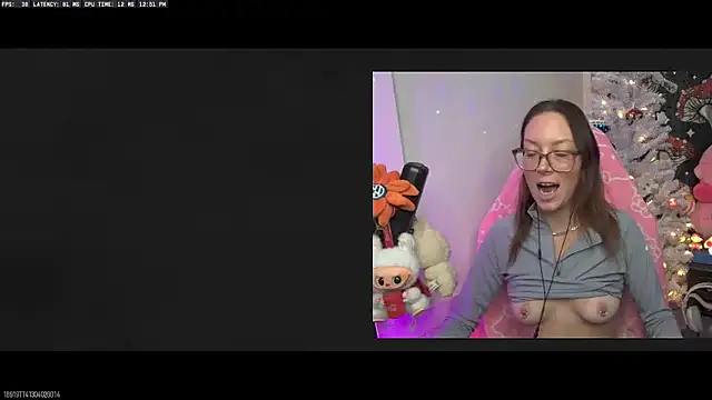 Snapshot of SpaceCowWhore chatting on December 17, 5:52 pm SpaceCowWhore online show from December 17, 5:52 pm