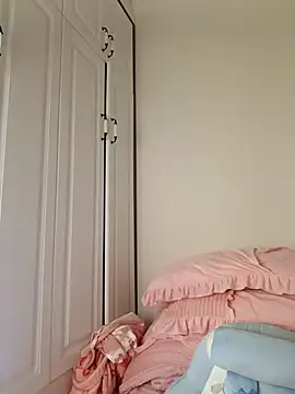 Snapshot of aa520uv chatting on March 18, 2:04 pm aa520uv online show from March 18, 2:04 pm