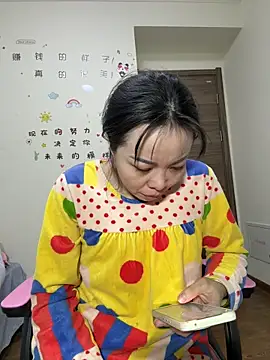 Snapshot of aa520uv chatting on October 26, 5:46 am aa520uv online show from October 26, 5:46 am