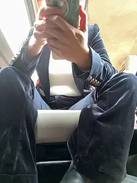 Snapshot of aa520uv chatting on November 3, 3:30 am aa520uv online show from November 3, 3:30 am