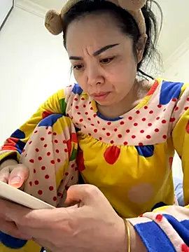 Snapshot of aa520uv chatting on November 6, 10:54 pm aa520uv online show from November 6, 10:54 pm