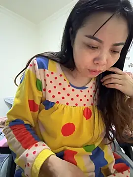 Snapshot of aa520uv chatting on November 18, 1:44 am aa520uv online show from November 18, 1:44 am