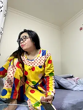 Snapshot of aa520uv chatting on November 23, 1:05 am aa520uv online show from November 23, 1:05 am