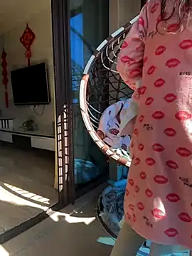 Snapshot of aa520uv chatting on November 30, 3:43 am aa520uv online show from November 30, 3:43 am