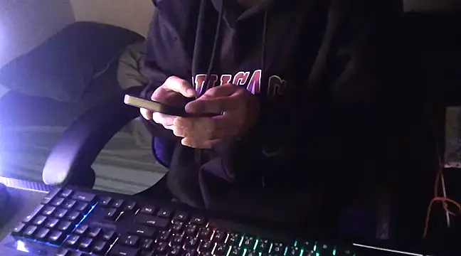 Snapshot of zhezheggin chatting on March 16, 1:17 pm zhezheggin online show from March 16, 1:17 pm