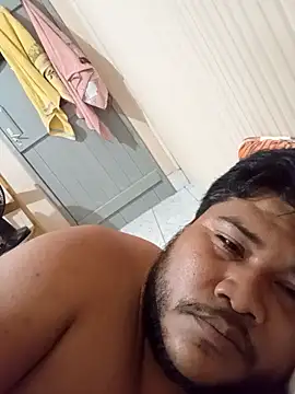 Snapshot of indio9233 chatting on November 3, 6:47 am indio9233 online show from November 3, 6:47 am