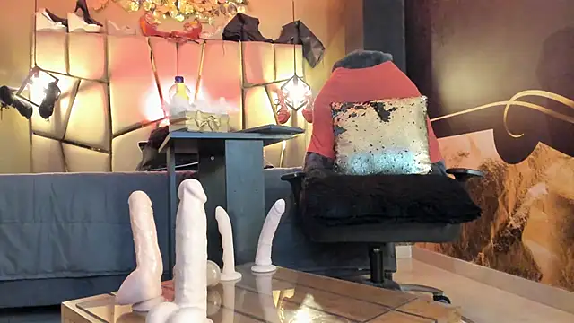 Snapshot of Kendraa_Hot chatting on November 13, 11:47 pm Kendraa Hot online show from November 13, 11:47 pm