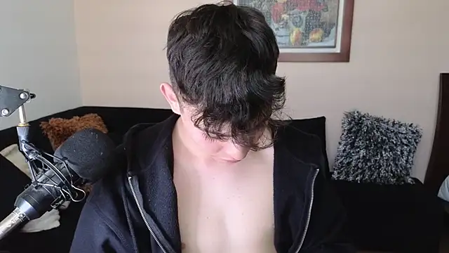 lukeboyce33 online show from March 12, 7:49 pm