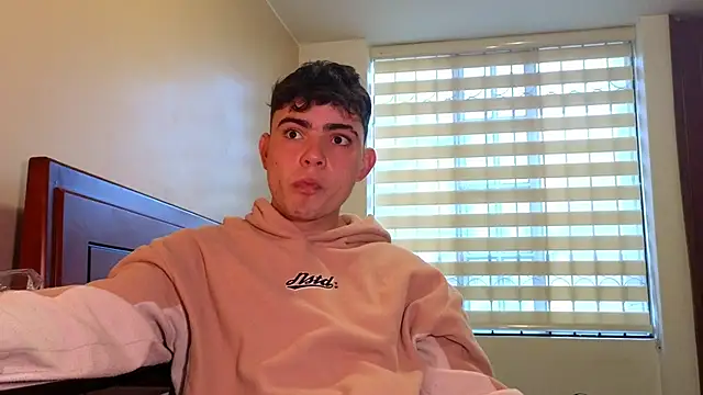 lukeboyce33 online show from September 15, 10:21 pm