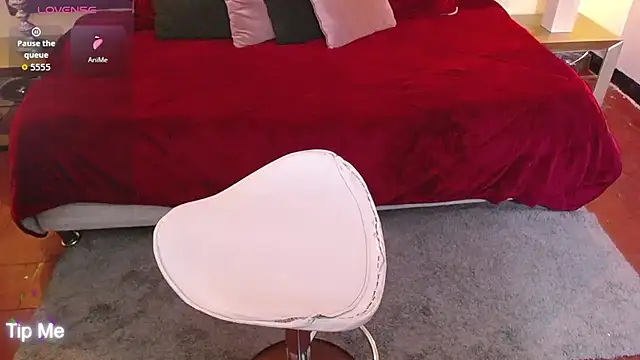 ailyn maury online show from July 14, 1:17 pm