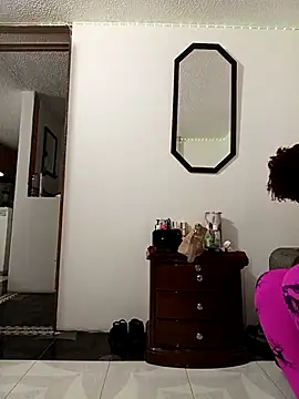 Snapshot of LEIDY_LORENA chatting on November 12, 4:13 am LEIDY LORENA online show from November 12, 4:13 am