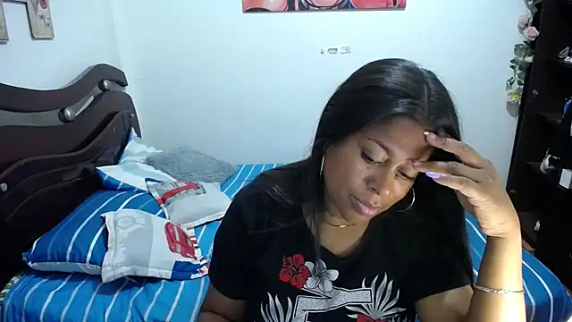 Tu-Reina online show from November 13, 1:26 am