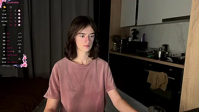 Snapshot of TwinTemptations chatting on September 27, 7:08 pm TwinTemptations online show from September 27, 7:08 pm