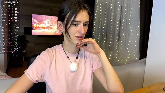 Snapshot of TwinTemptations chatting on December 13, 9:31 pm TwinTemptations online show from December 13, 9:31 pm