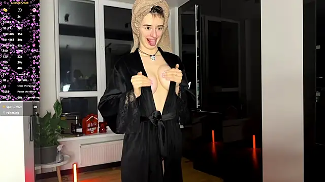 Snapshot of TwinTemptations chatting on February 13, 5:53 pm TwinTemptations online show from February 13, 5:53 pm