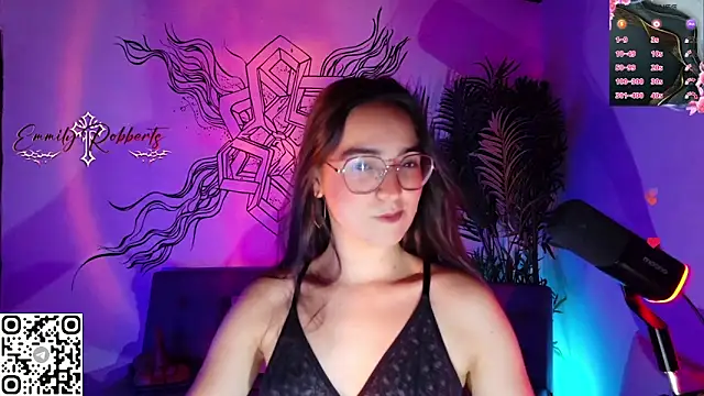 Emmi Roberts online show from June 4, 3:12 am