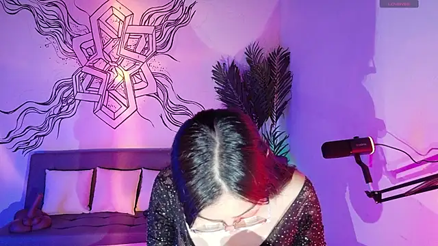 Emmi Roberts online show from June 23, 12:52 am