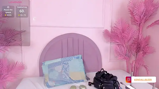 Kendallbleer online show from November 6, 12:06 pm