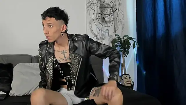 Giotrashy online show from June 20, 7:49 pm