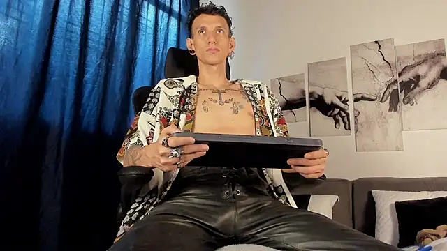 Giotrashy online show from July 21, 8:00 pm