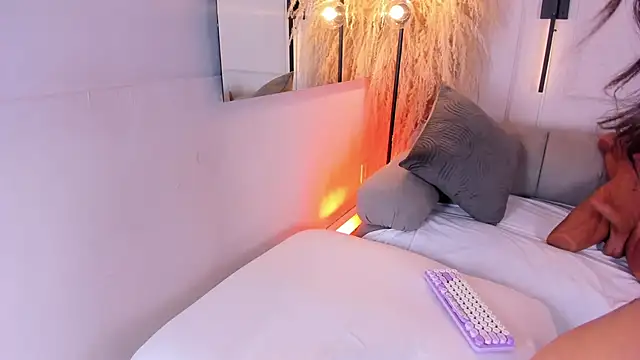 LauraCarther online show from June 29, 5:24 pm