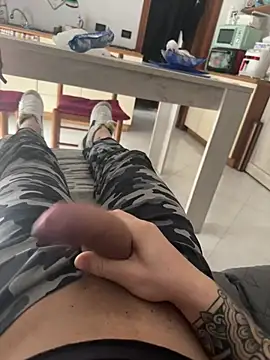 Snapshot of impaolo20 chatting on March 13, 9:54 am impaolo20 online show from March 13, 9:54 am