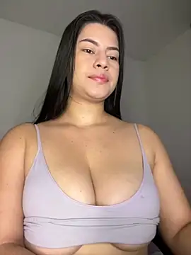 Snapshot of Saanvi21 chatting on November 13, 9:30 am Saanvi21 online show from November 13, 9:30 am