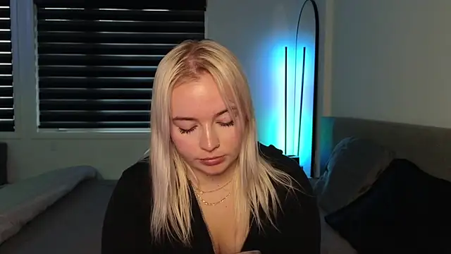 Snapshot of margot_robbie7 chatting on October 23, 10:08 pm margot robbie7 online show from October 23, 10:08 pm