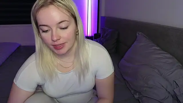 Snapshot of margot_robbie7 chatting on November 17, 12:27 am margot robbie7 online show from November 17, 12:27 am