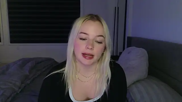 Snapshot of margot_robbie7 chatting on November 19, 12:32 am margot robbie7 online show from November 19, 12:32 am