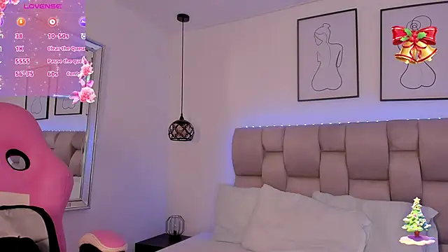 Hanna Evans   online show from December 4, 12:47 pm