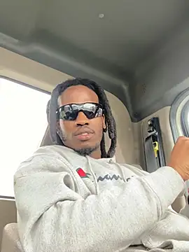 Snapshot of Sir-Tucker chatting on March 13, 5:39 pm Sir-Tucker online show from March 13, 5:39 pm