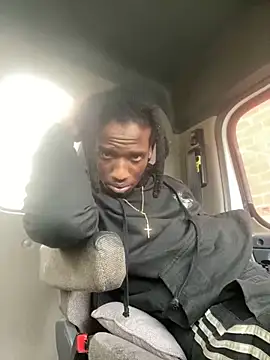 Snapshot of Sir-Tucker chatting on March 17, 5:49 pm Sir-Tucker online show from March 17, 5:49 pm