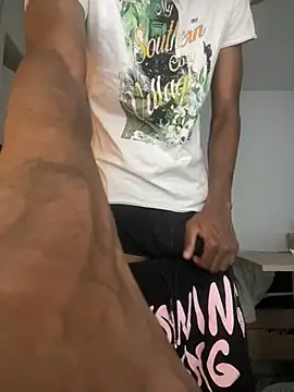 Snapshot of Renoirmonter chatting on March 17, 3:47 am Renoirmonter online show from March 17, 3:47 am