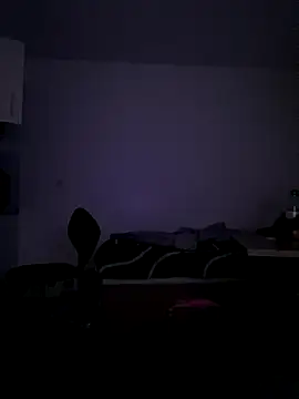 Snapshot of Renoirmonter chatting on November 6, 8:37 am Renoirmonter online show from November 6, 8:37 am