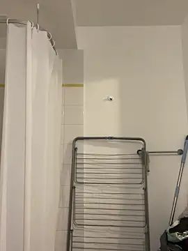 Snapshot of Renoirmonter chatting on November 14, 12:20 am Renoirmonter online show from November 14, 12:20 am