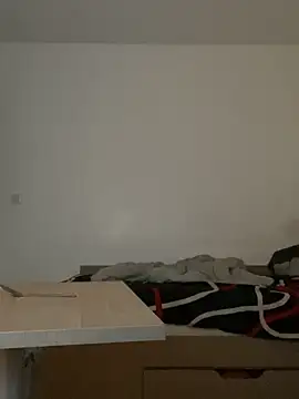 Snapshot of Renoirmonter chatting on November 25, 10:10 pm Renoirmonter online show from November 25, 10:10 pm