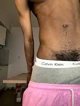 Snapshot of Renoirmonter chatting on December 1, 1:49 pm Renoirmonter online show from December 1, 1:49 pm