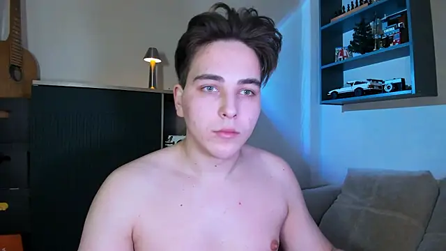 Snapshot of Eric_ether chatting on February 1, 7:12 pm Eric ether online show from February 1, 7:12 pm