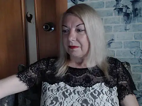 Lillia Ray online show from June 3, 2:33 pm