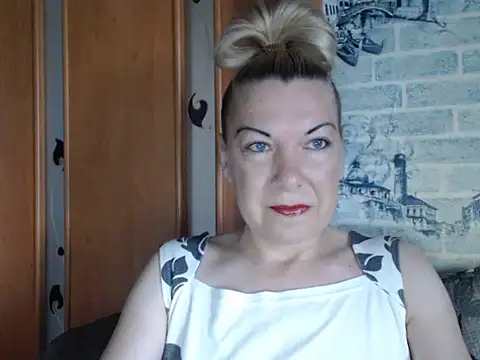 Lillia Ray online show from June 19, 6:40 am