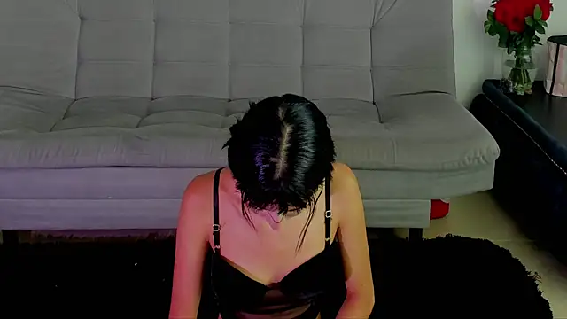 Snapshot of pauline_rouge chatting on October 9, 12:36 pm pauline rouge online show from October 9, 12:36 pm