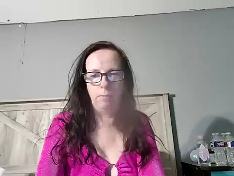 peachgoddess online show from March 22, 9:10 pm